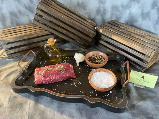 100% All-Natural American Wagyu Top Sirloin Steak
Wagyu top sirloin is a premium cut of beef that combines excellent flavor and tenderness. It is sourced from the top portion of the sirloin primal, known for its ma-Natural American Wagyu Top Sirloin SteakThe Hufeisen-Ranch (WYO Wagyu)