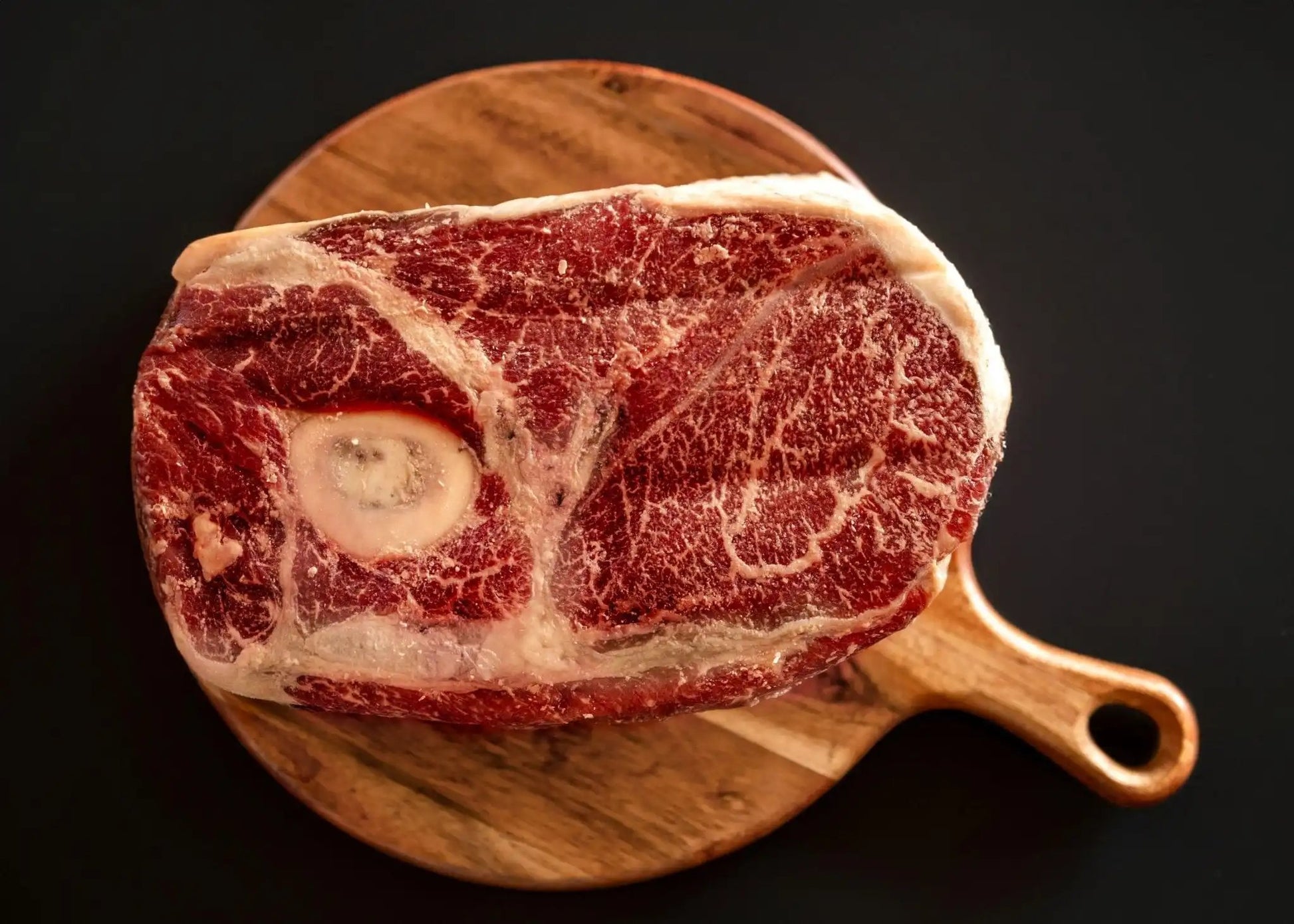 100% All-Natural Grass-Fed Pasture-Raised Wagyu Arm RoastIntroducing Hufeisen Ranch's 100% All-Natural Grass-Fed Pasture-Raised Wagyu Arm Roast, the perfect cut for succulent and flavorful dishes. This primal cut is source100%The Hufeisen-Ranch (WYO Wagyu)