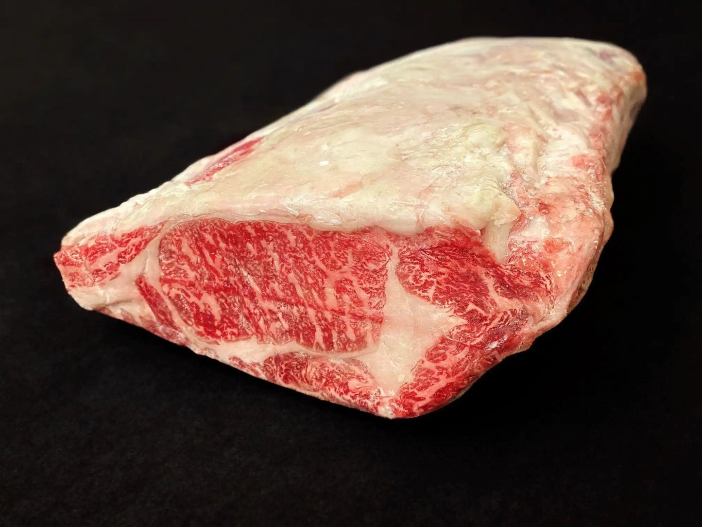 100% All-Natural Grass-Fed Pasture-Raised Wagyu Boneless Prime Rib Roa









Experience the pinnacle of beef excellence with Hufeisen Ranch's 100% All-Natural Fullblood Japanese Wagyu Boneless Prime Rib Roast. Cut from the most priz100%The Hufeisen-Ranch (WYO Wagyu)