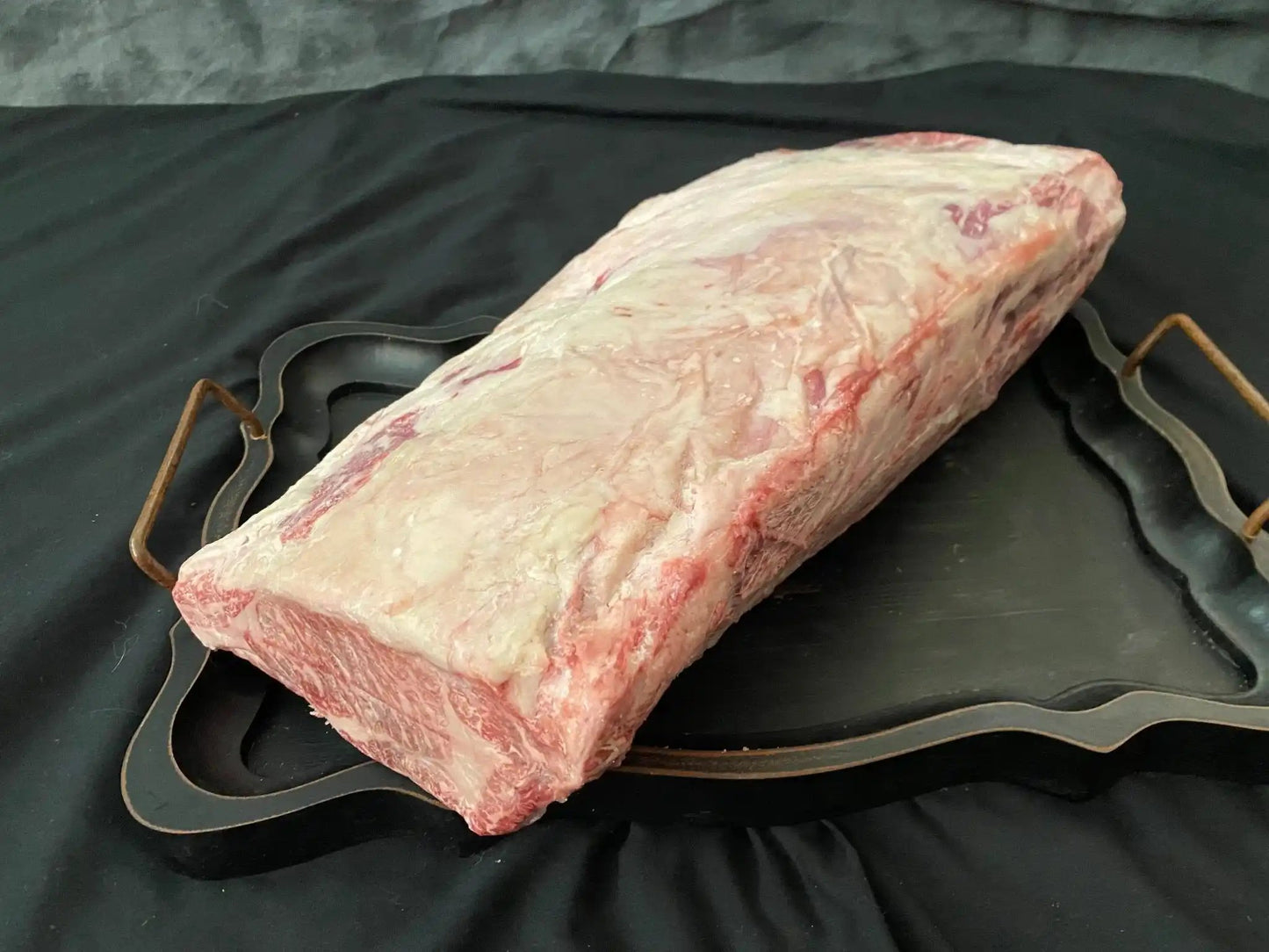 100% All-Natural Grass-Fed Pasture-Raised Wagyu Boneless Prime Rib Roa









Experience the pinnacle of beef excellence with Hufeisen Ranch's 100% All-Natural Fullblood Japanese Wagyu Boneless Prime Rib Roast. Cut from the most priz100%The Hufeisen-Ranch (WYO Wagyu)