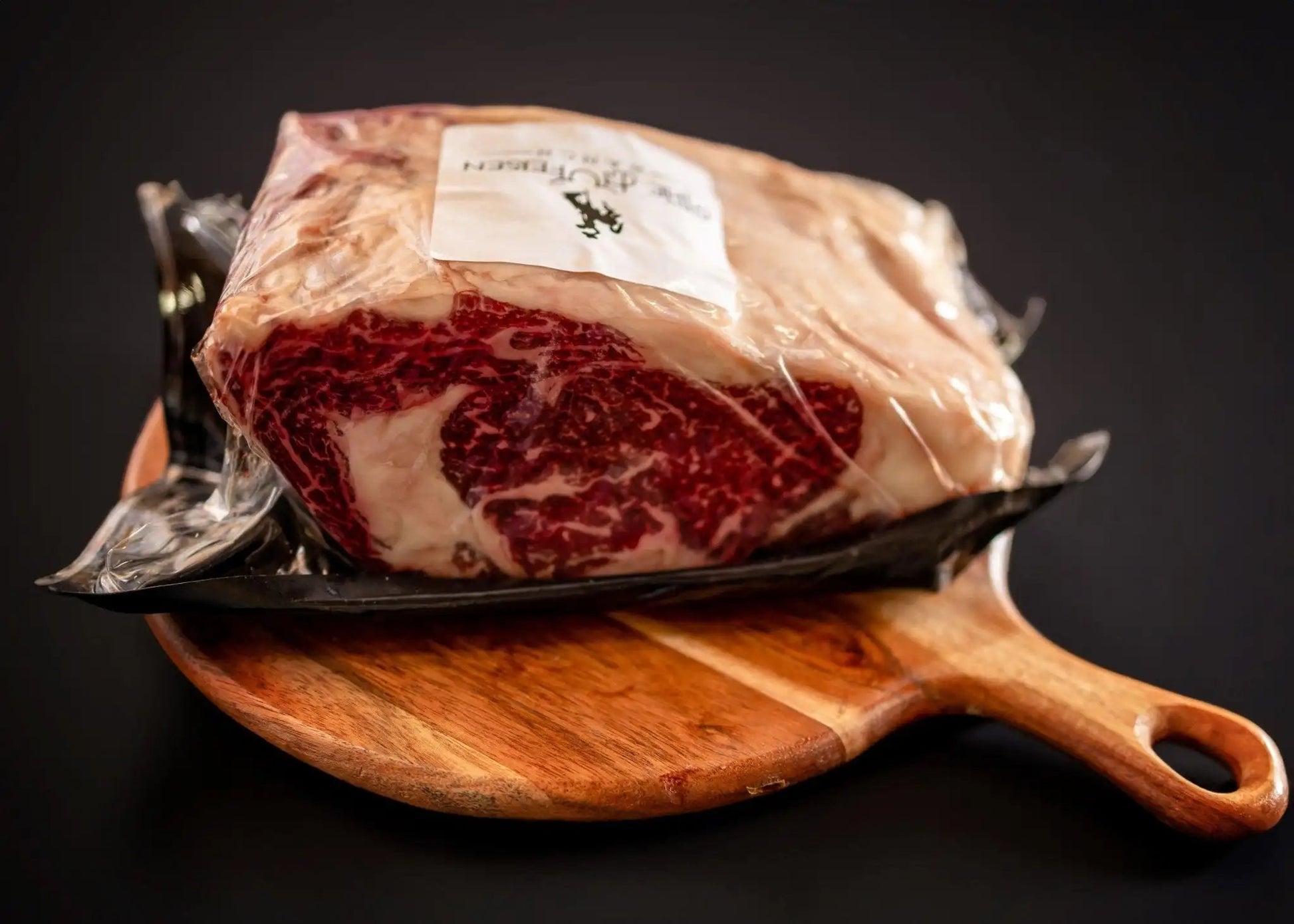 100% All-Natural Grass-Fed Pasture-Raised Wagyu Boneless Rib Roast



















Introducing the epitome of indulgence – our Grass-Fed Pasture-Raised Wagyu Rib Roast. Unparalleled in marbling and succulence, this premium cut i100%The Hufeisen-Ranch (WYO Wagyu)