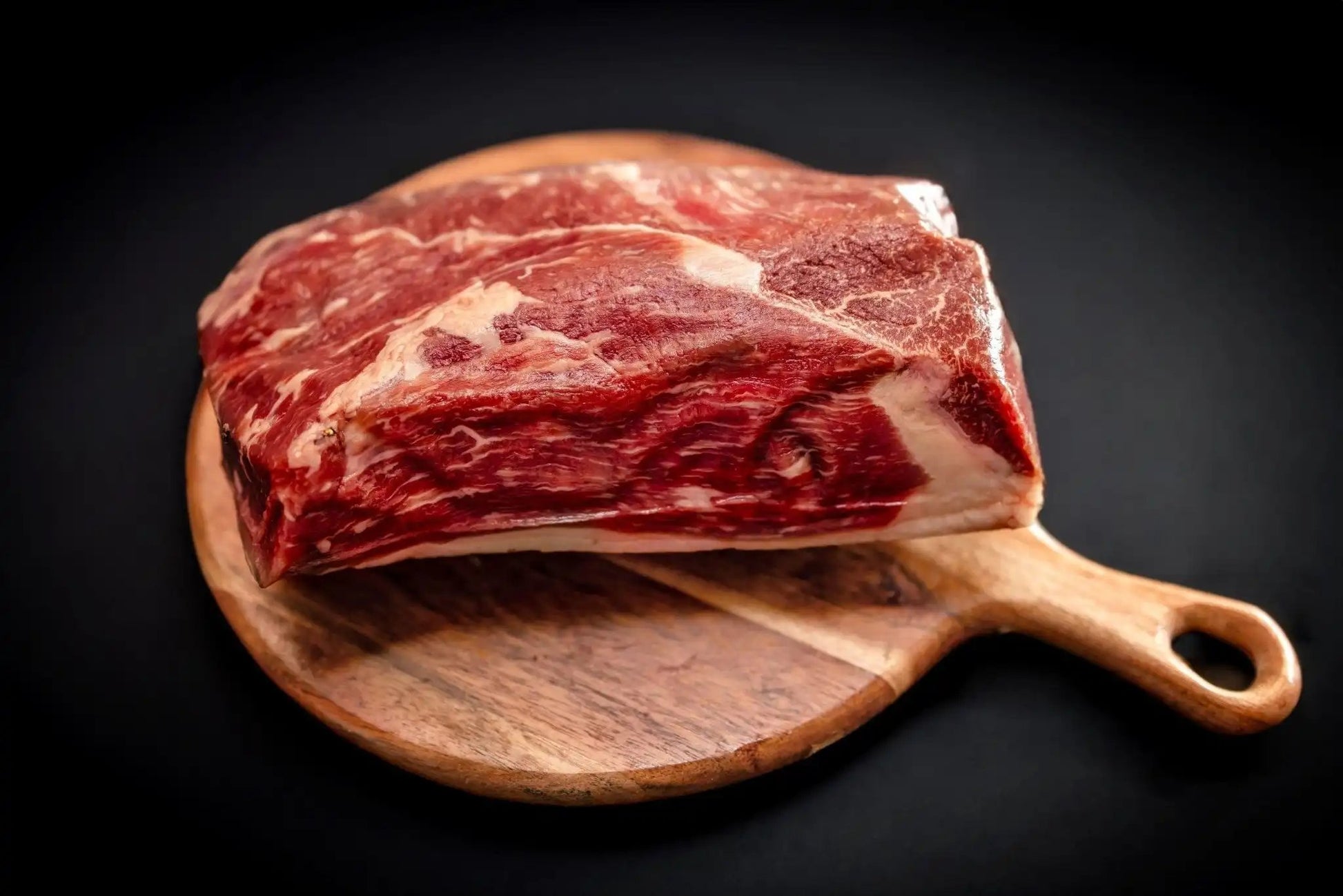 100% All-Natural Grass-Fed Pasture-Raised Wagyu Bottom Round Roast



















Elevate your culinary journey with our Grass-Fed Pasture-Raised Wagyu Bottom Round Roast. Bursting with rich marbling and exceptional tenderness,100%The Hufeisen-Ranch (WYO Wagyu)