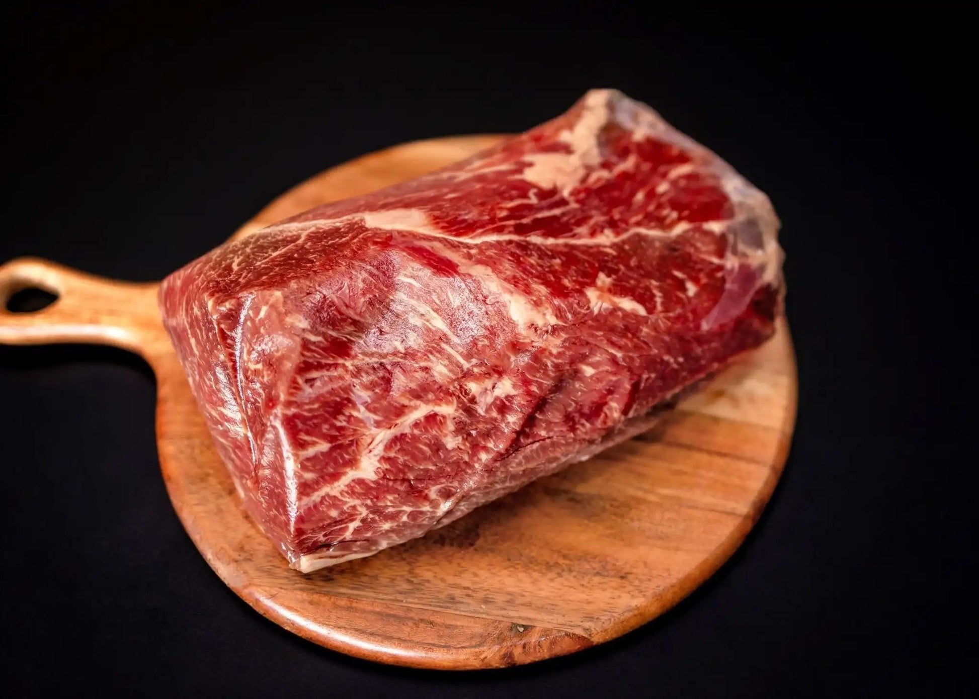 100% All-Natural Grass-Fed Pasture-Raised Wagyu Bottom Round Roast



















Elevate your culinary journey with our Grass-Fed Pasture-Raised Wagyu Bottom Round Roast. Bursting with rich marbling and exceptional tenderness,100%The Hufeisen-Ranch (WYO Wagyu)