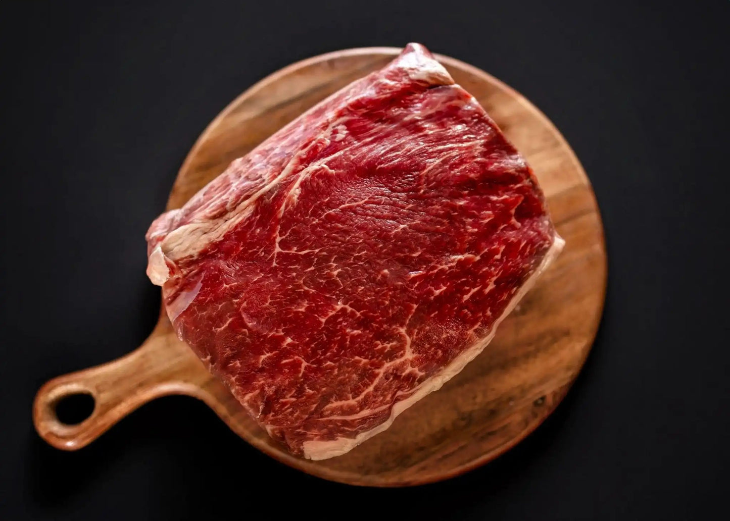 100% All-Natural Grass-Fed Pasture-Raised Wagyu Sirloin Tip RoastElevate your culinary experience with our Grass-Fed Pasture-Raised Wagyu Sirloin Tip Roast. Crafted with precision and care, this roast showcases the exquisite marbl100%The Hufeisen-Ranch (WYO Wagyu)