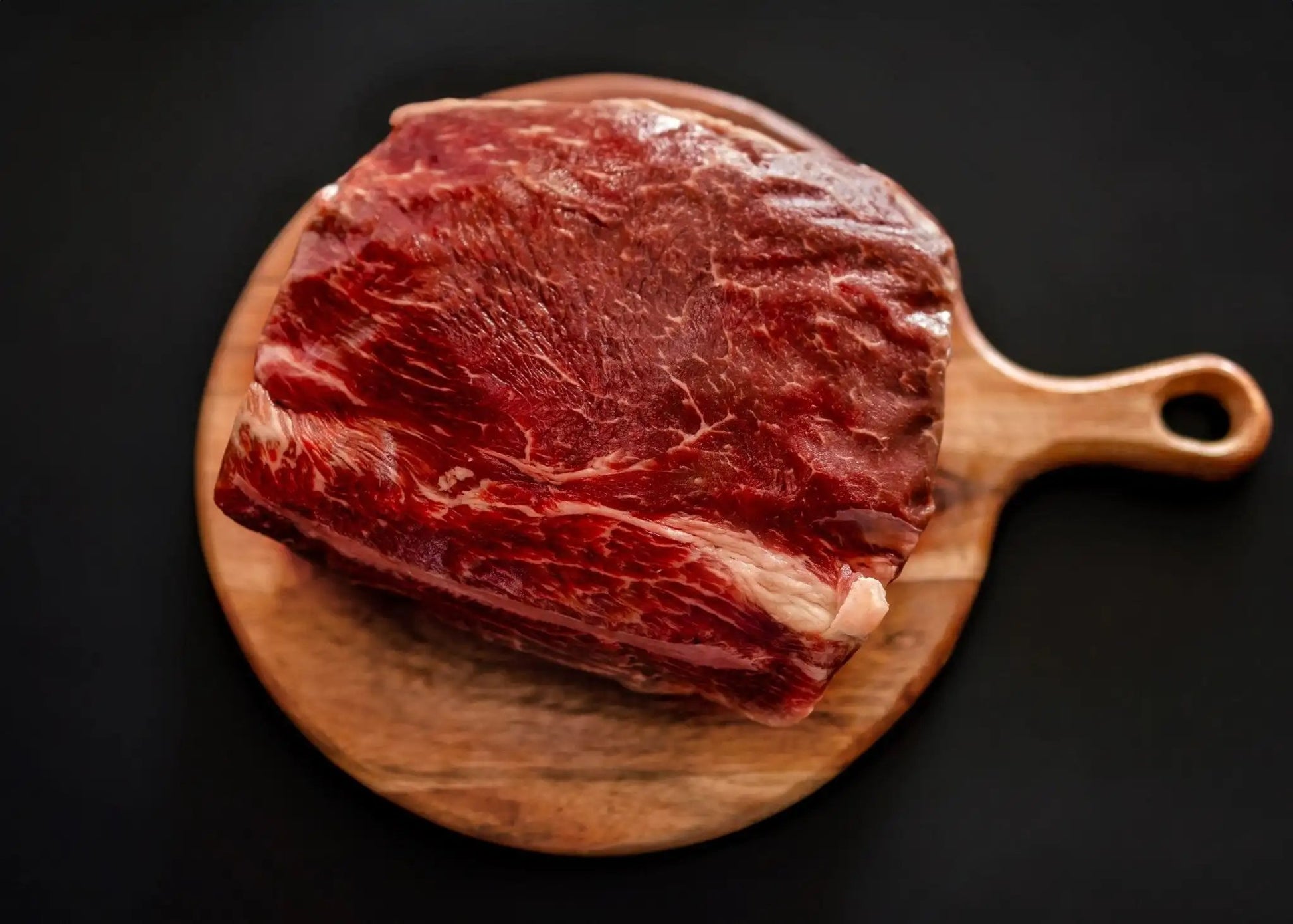 100% All-Natural Grass-Fed Pasture-Raised Wagyu Sirloin Tip RoastElevate your culinary experience with our Grass-Fed Pasture-Raised Wagyu Sirloin Tip Roast. Crafted with precision and care, this roast showcases the exquisite marbl100%The Hufeisen-Ranch (WYO Wagyu)